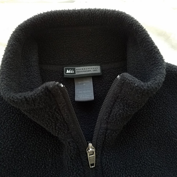 REI Black Fleece Vest, Med. - Picture 2 of 6